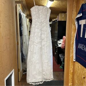 Elegant White Lace Wedding Dress